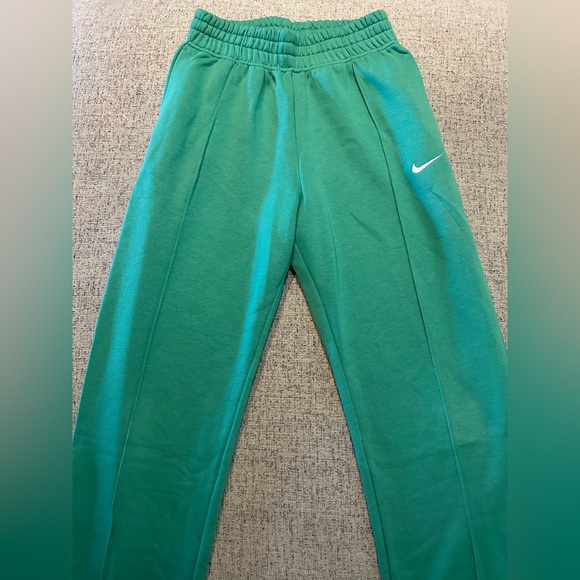 Women’s Nike NSW Sweatpants - Picture 1 of 6